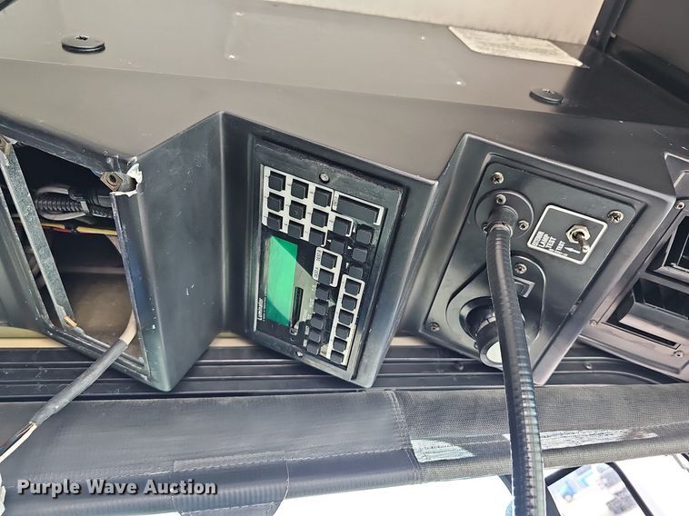 image for item DN8749 2007 Gillig  shuttle bus