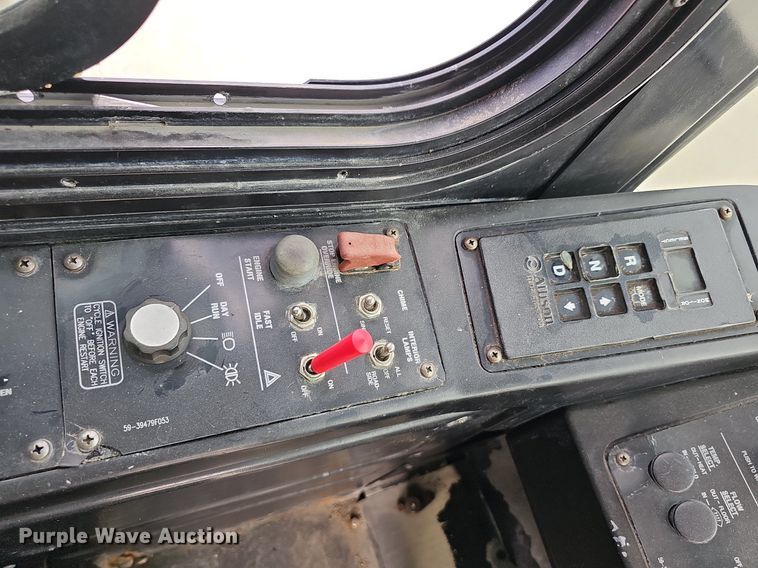 image for item DN8749 2007 Gillig  shuttle bus