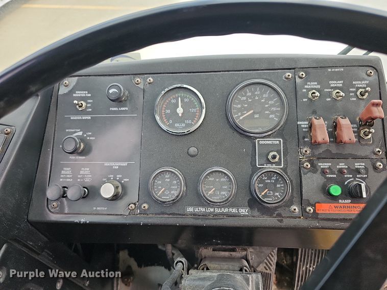 image for item DN8749 2007 Gillig  shuttle bus