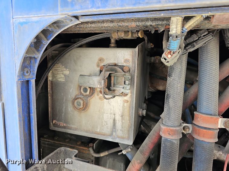 image for item DN8749 2007 Gillig  shuttle bus