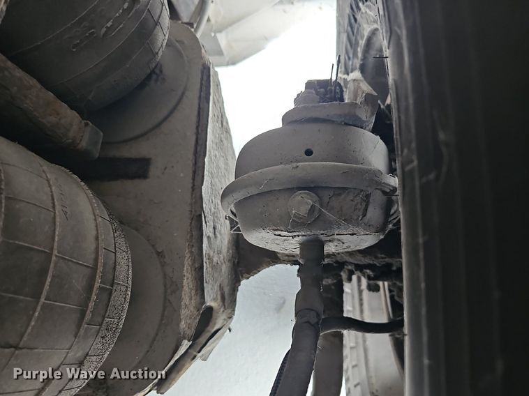 image for item DN8749 2007 Gillig  shuttle bus