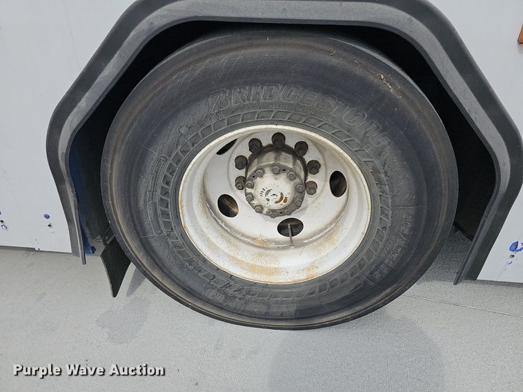 image for item DN8749 2007 Gillig  shuttle bus