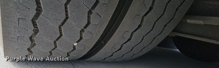 image for item DN8749 2007 Gillig  shuttle bus