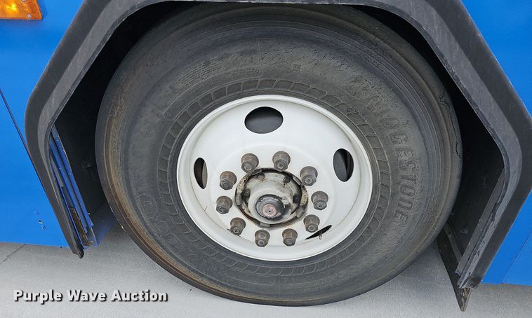 image for item DN8749 2007 Gillig  shuttle bus