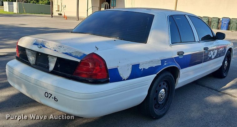 image for item DO1635 2007 Ford Crown Victoria Police Interceptor