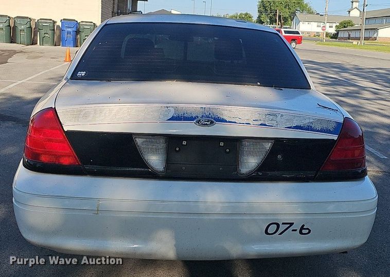 image for item DO1635 2007 Ford Crown Victoria Police Interceptor
