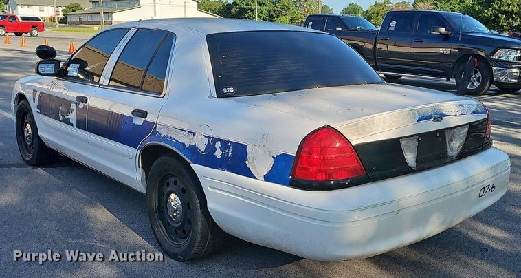 image for item DO1635 2007 Ford Crown Victoria Police Interceptor