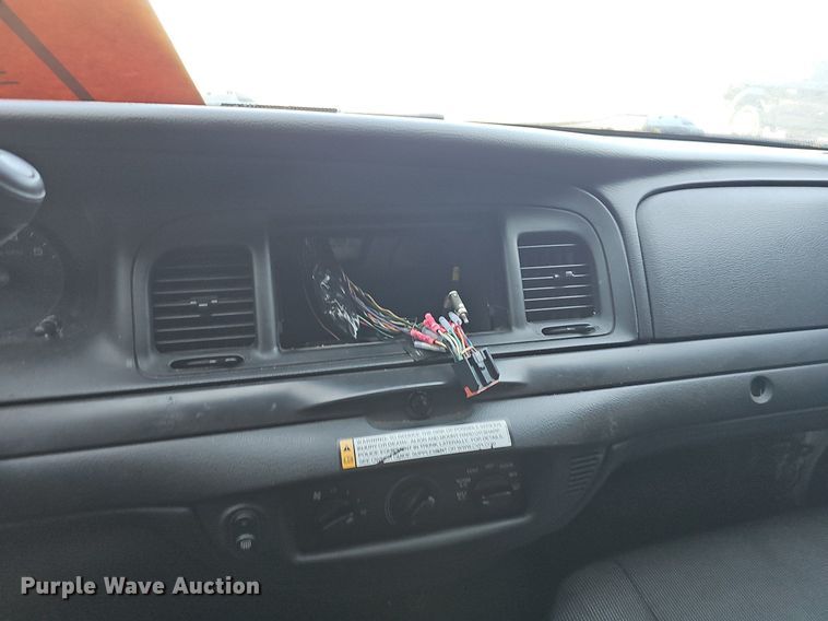 image for item DO1635 2007 Ford Crown Victoria Police Interceptor