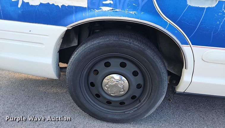 image for item DO1635 2007 Ford Crown Victoria Police Interceptor