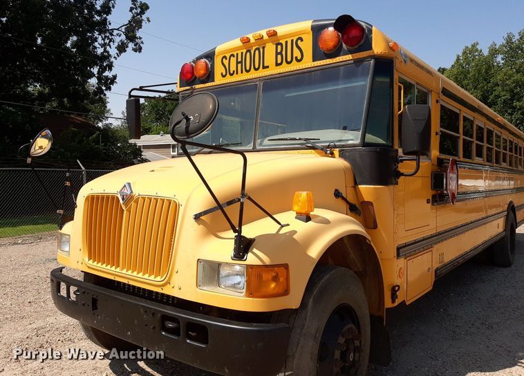image for item DO3058 2002 International 3000  school bus
