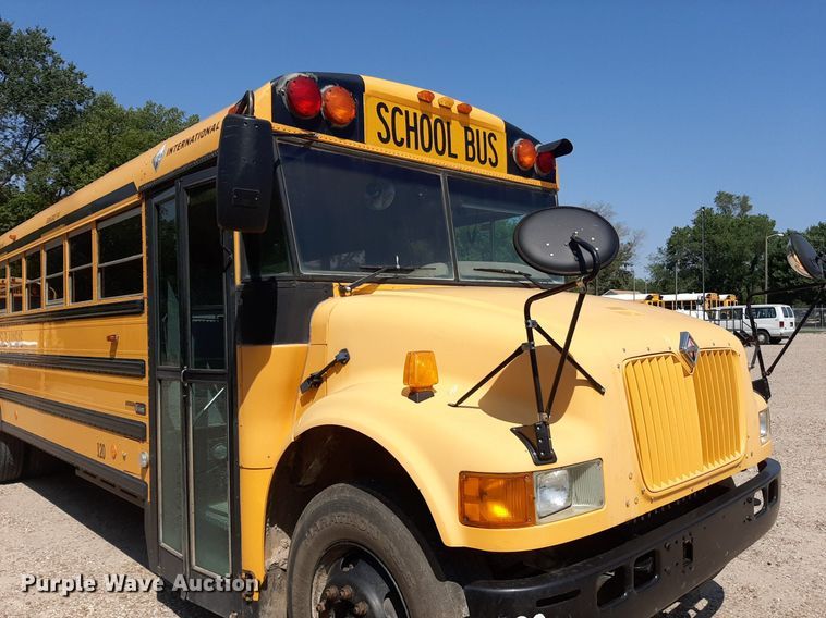 image for item DO3058 2002 International 3000  school bus