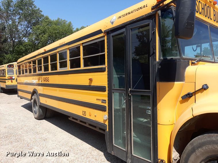 image for item DO3058 2002 International 3000  school bus