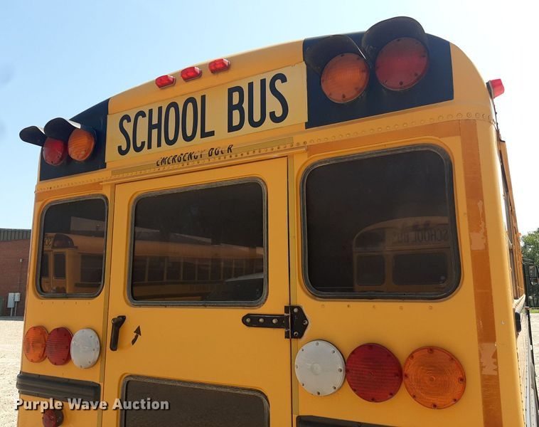 image for item DO3058 2002 International 3000  school bus