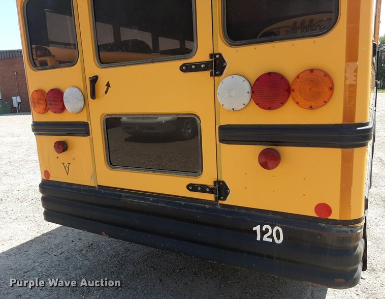 image for item DO3058 2002 International 3000  school bus