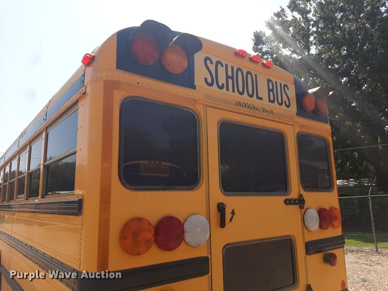 image for item DO3058 2002 International 3000  school bus