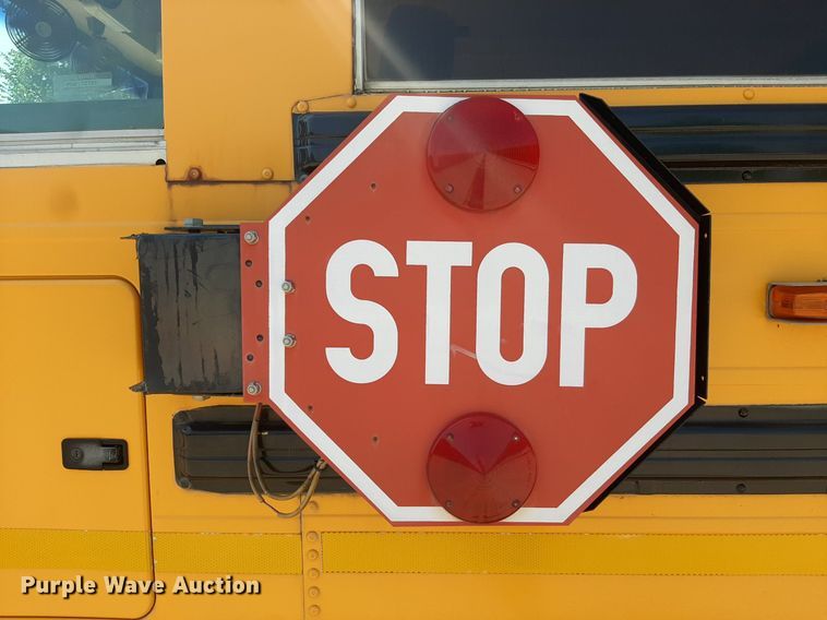 image for item DO3058 2002 International 3000  school bus
