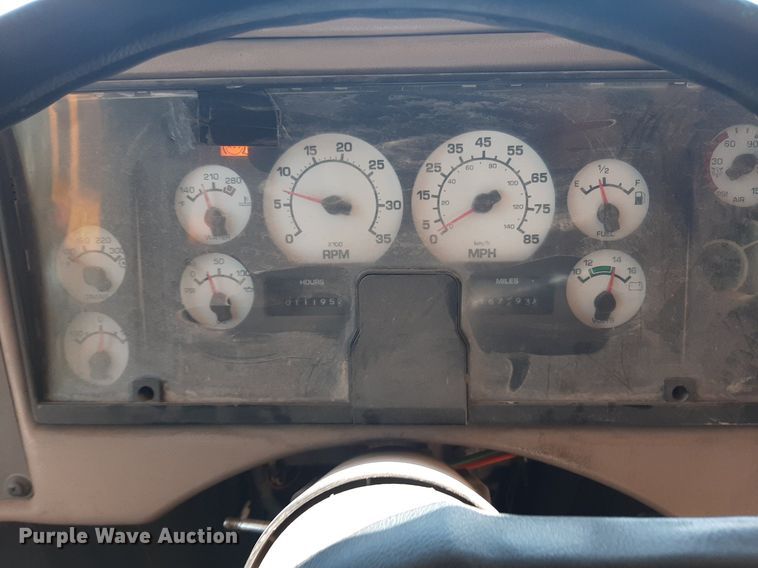 image for item DO3058 2002 International 3000  school bus