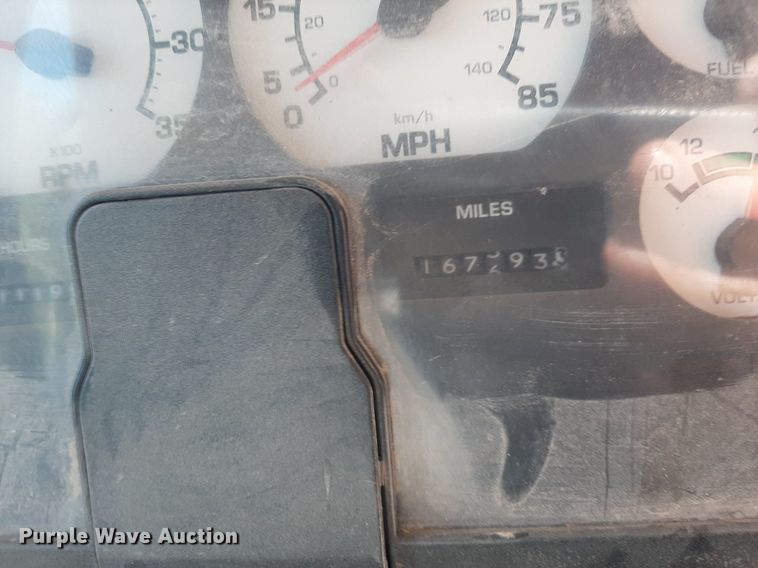 image for item DO3058 2002 International 3000  school bus