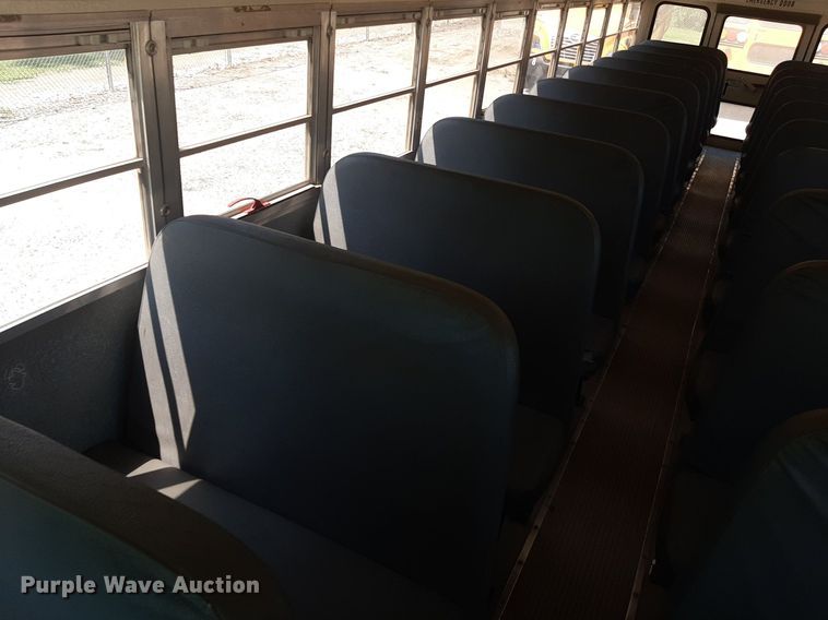 image for item DO3058 2002 International 3000  school bus