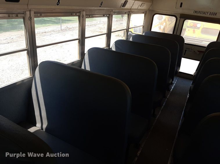 image for item DO3058 2002 International 3000  school bus