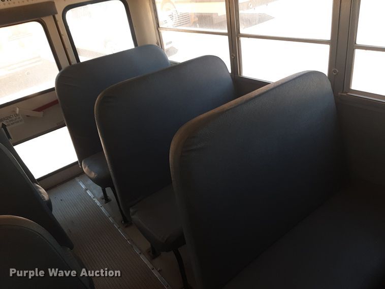 image for item DO3058 2002 International 3000  school bus