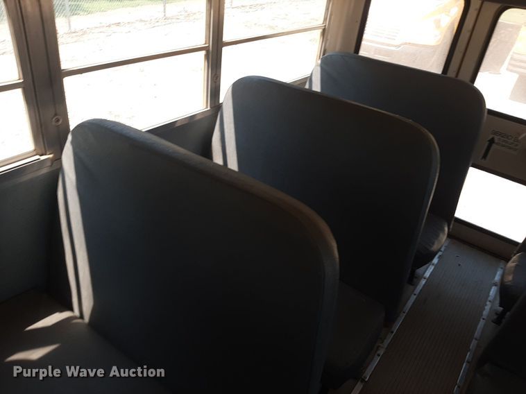 image for item DO3058 2002 International 3000  school bus