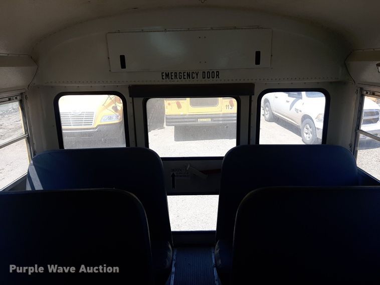 image for item DO3058 2002 International 3000  school bus