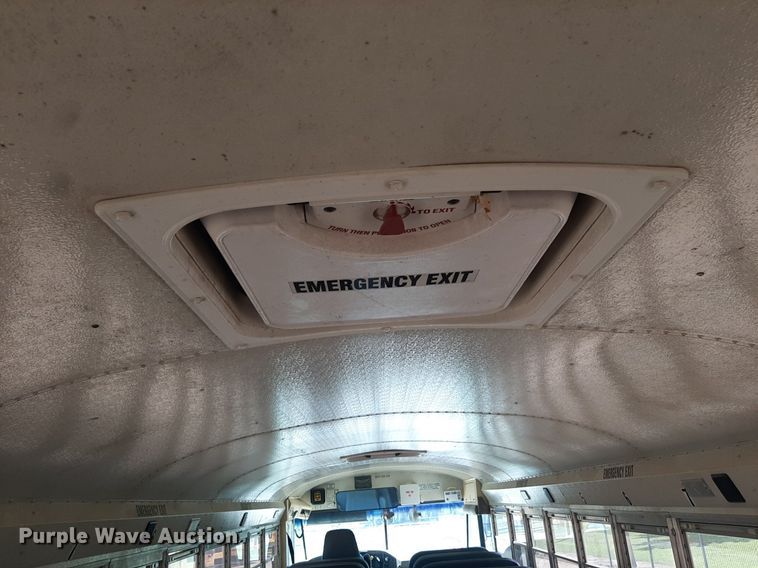 image for item DO3058 2002 International 3000  school bus