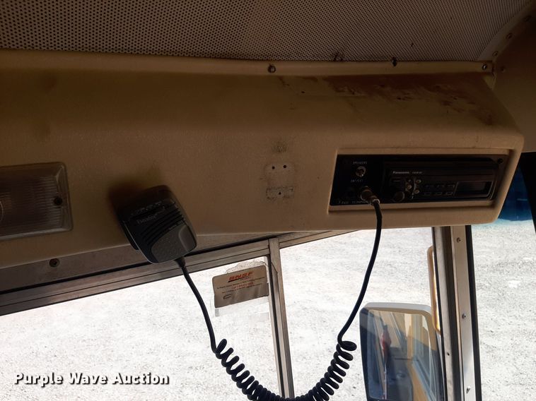 image for item DO3058 2002 International 3000  school bus