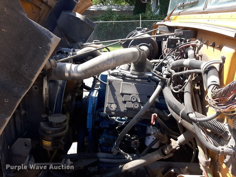 image for item DO3058 2002 International 3000  school bus