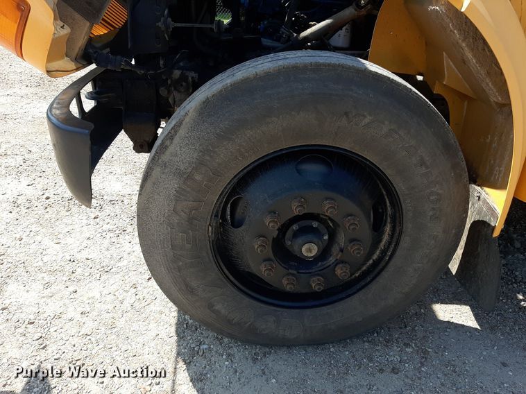 image for item DO3058 2002 International 3000  school bus