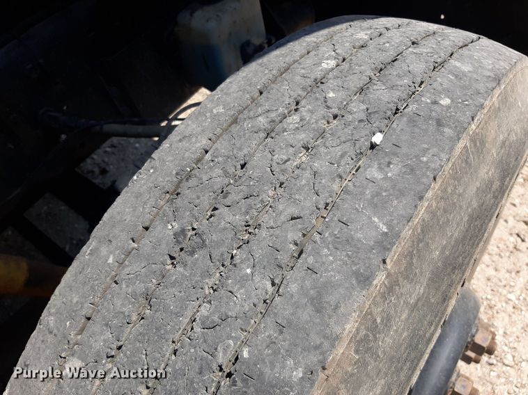 image for item DO3058 2002 International 3000  school bus