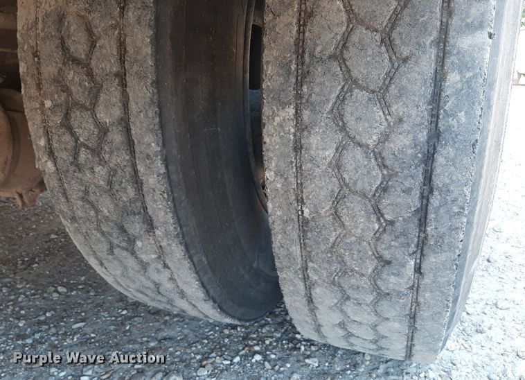 image for item DO3058 2002 International 3000  school bus