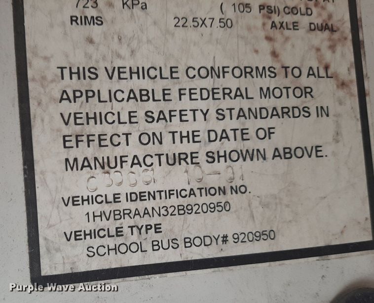 image for item DO3058 2002 International 3000  school bus