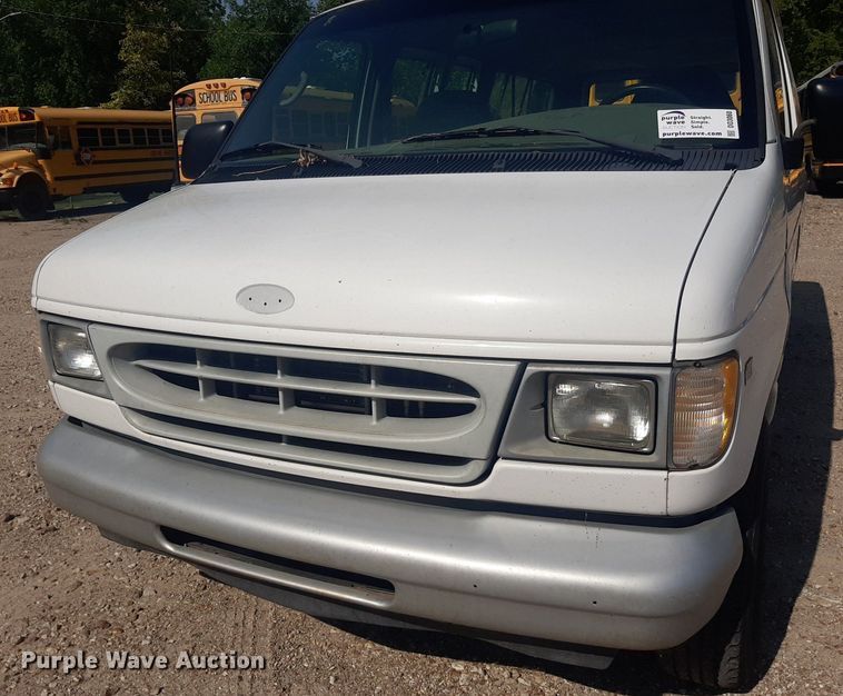 image for item DO3060 2002 Ford E150 XL  van