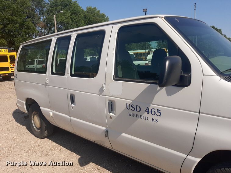 image for item DO3060 2002 Ford E150 XL  van