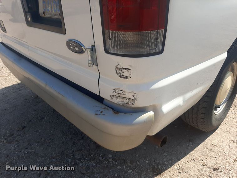 image for item DO3060 2002 Ford E150 XL  van