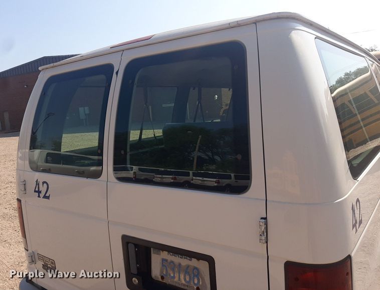 image for item DO3060 2002 Ford E150 XL  van