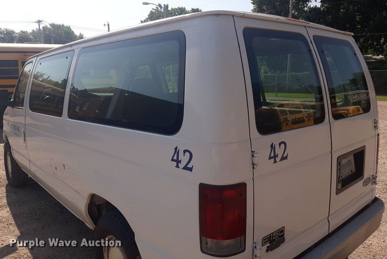 image for item DO3060 2002 Ford E150 XL  van