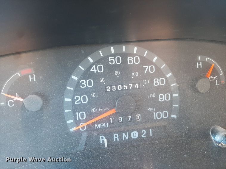 image for item DO3060 2002 Ford E150 XL  van