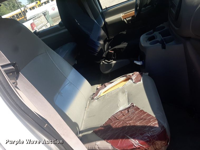 image for item DO3060 2002 Ford E150 XL  van