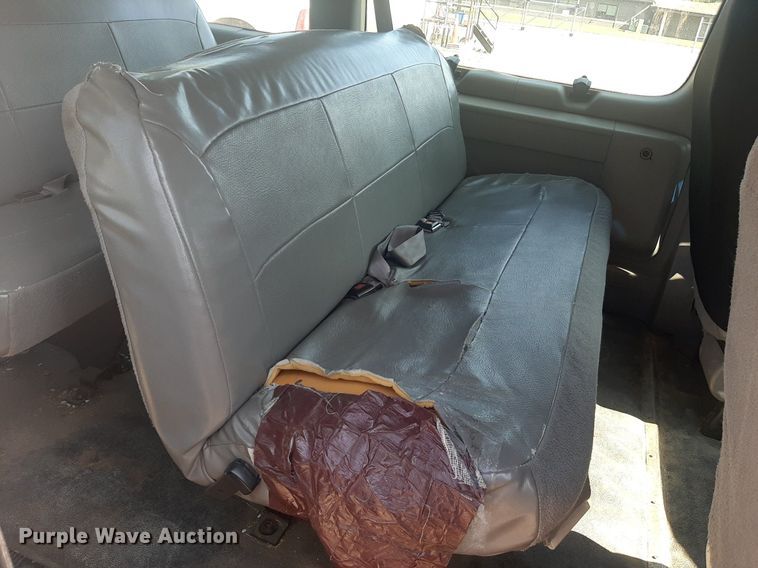 image for item DO3060 2002 Ford E150 XL  van