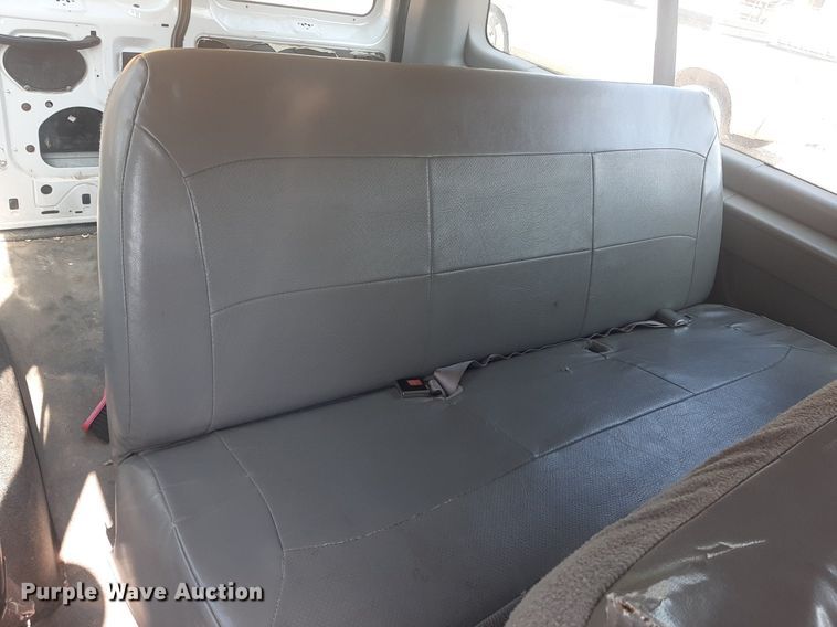 image for item DO3060 2002 Ford E150 XL  van