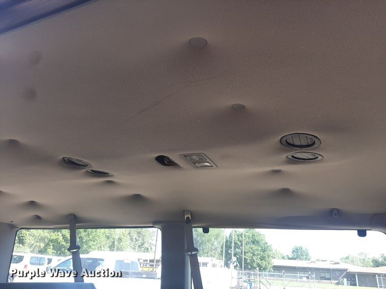 image for item DO3060 2002 Ford E150 XL  van