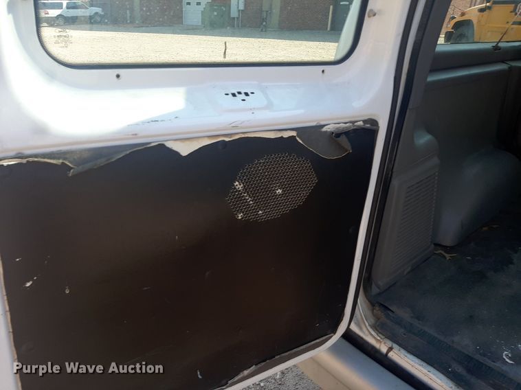 image for item DO3060 2002 Ford E150 XL  van