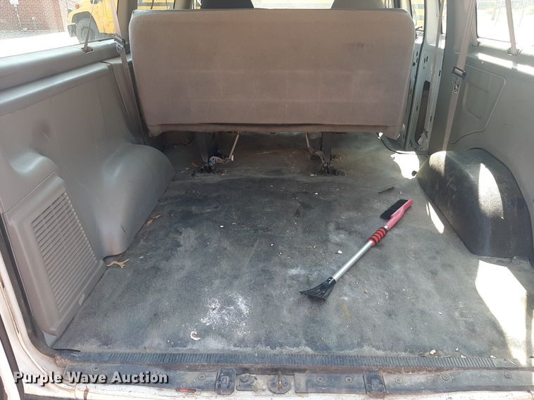 image for item DO3060 2002 Ford E150 XL  van