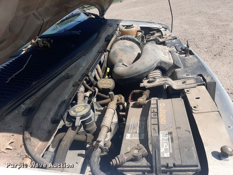 image for item DO3060 2002 Ford E150 XL  van