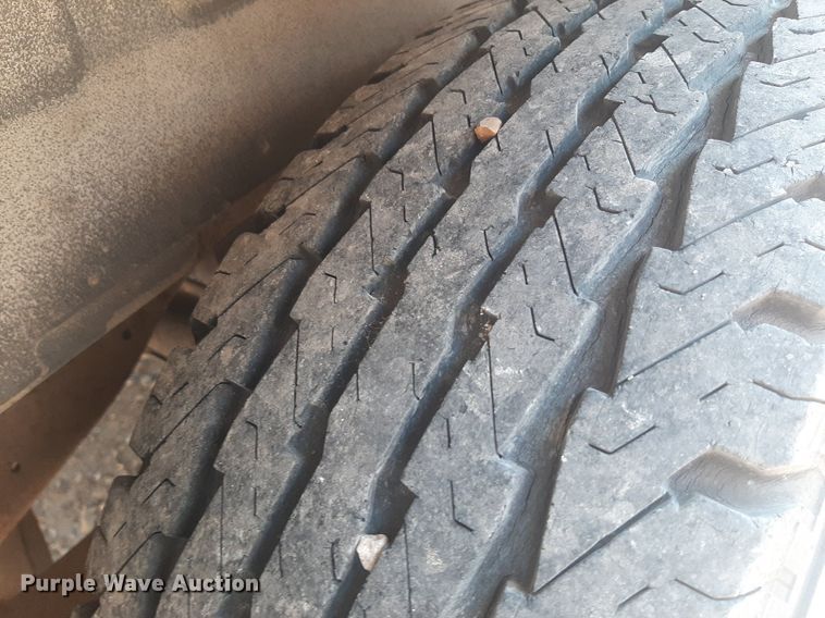 image for item DO3060 2002 Ford E150 XL  van