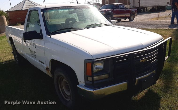 image for item DO3137 1996 Chevrolet C1500  pickup truck