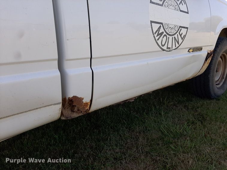 image for item DO3137 1996 Chevrolet C1500  pickup truck